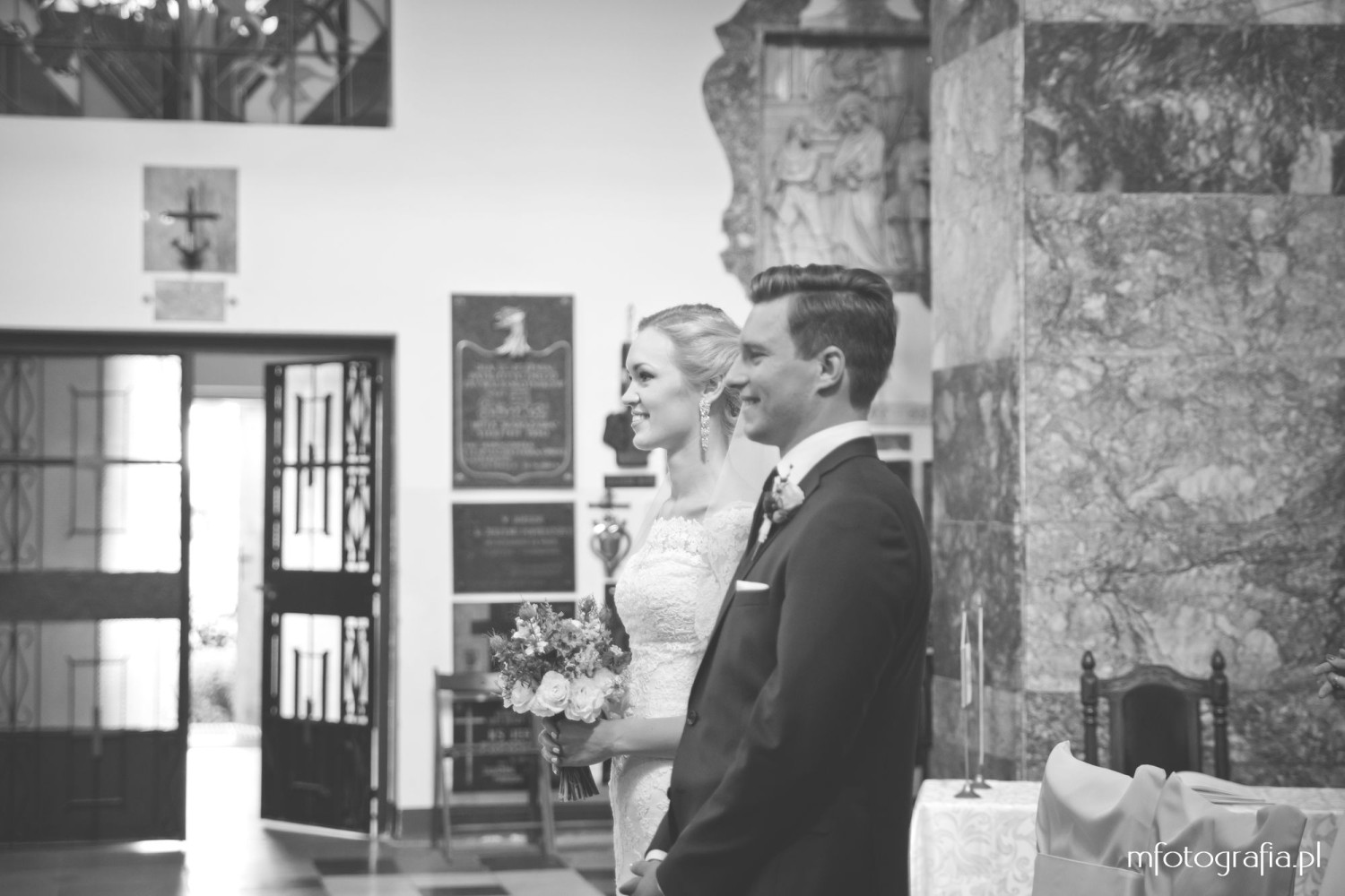fotografia ślubna w kościele